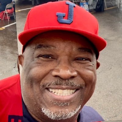 Bentonia, MS born & bred. Jackson, MS made. @jacksonstateU grad ‘88 Computer Science. Hobbies: softball, billiards, running 5Ks, JState tailgating. Lakers fan.