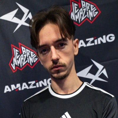 🇫🇷 | IGL/REVEAL for previous team : @EvozaEsport @valiantofficiel & @ZerancePartout. Tiktok ▶ @herovlr TWITCH ▶ https://t.co/5muxSoFThr