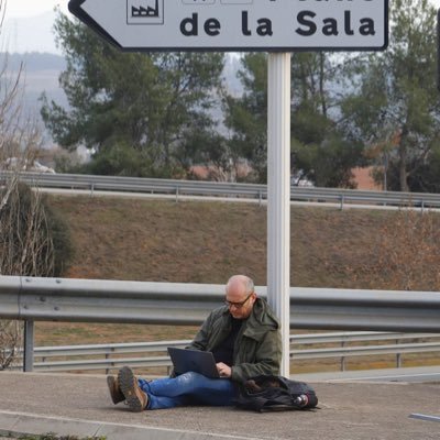 Ara periodista a https://t.co/e6U8gFlKPz, però un dia seré Han Solo i cantaré Sweet Home Alabama tocant el banjo sota un porxo de Greenbow, Vall Fosca. I Caganer 2019!