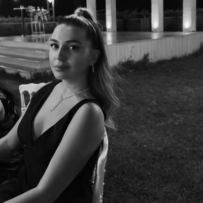 ilknuursenn's profile picture. Bıktık yav