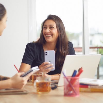 Consultora MKT/CX/Com | 🎯 Ayudo a empresas y startups a atraer, mantener y fidelizar clientes para lograr negocios exitosos.
Co-directora en RealNow