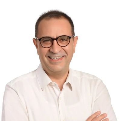 Düşünür, yazar, söyler, dinler ama çizemez.
Doğruyu, sadece doğruyu...