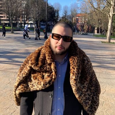 adriv98's profile picture. Ingeniero industrial