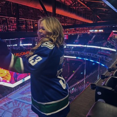 ᰔᩚ only nucks fan in the state of michigan! she/her | van, njd, tor, chi