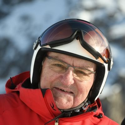 Né face au Puy-de-Dôme, il y a ... longtemps.
Généalogiste très amateur, #1GM. Auvergne, Franche-Comté.
Montagne, rando, ski