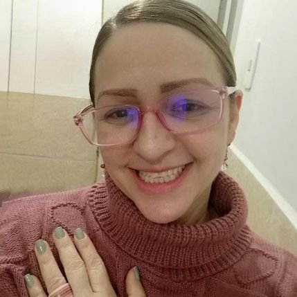 Hija del DIOS Altísimo y su servidora. Esposa y madre. Comunicadora Social/ Educadora/Escritora/Productora Independiente.