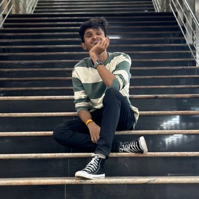 Mxkhilan's profile picture. Oru Vazhka, Varalara Vazhanum.