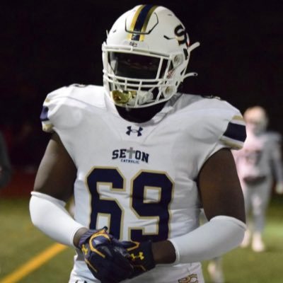 Seton Catholic High// WA~360// OT and DE//6'1 240// 2.7 GPA// C/O 2026