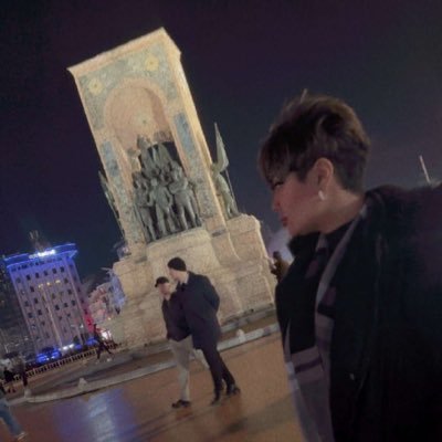إذا لَم تؤمن بقيمَة نفسِك ، فلن يؤمـن بِك أحد 👌🏻