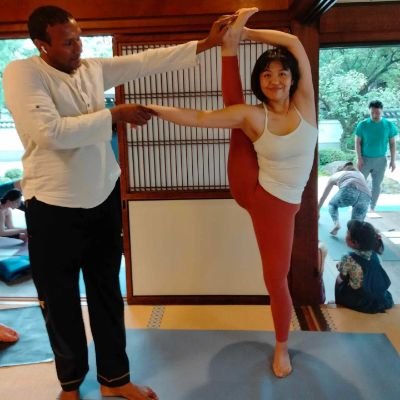 ヨガの師はMaster・Sudhakar（天才）
ヨガは大きい🛸自分は小さい🐜をモットーに生きています。
出来損ないの生徒なので、マスター・スダカーの生徒ではなくファンです💕
主にNPO法人VYSYOGI主催【テラヨガ】で指導✨
🍄きのこの山派🍄