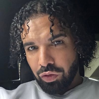 QueenieOnTop's profile picture. 