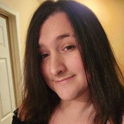 (31)|Polyam|PanLesbian|Transfem(She/Her They/Them)|chubby thick bottomed stoner puppygirl :3
💜 @weighted_gf 💜
