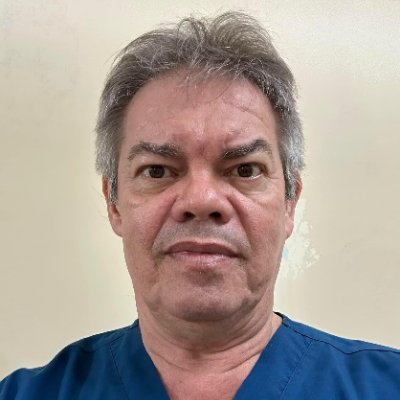 Médico e Advogado. Comunicativo, prestativo, fiel aos valores morais, a família e aos amigos. Odeio hipocrisia. Sou ANTI Comunista!🇧🇷🇧🇷 # direita unida