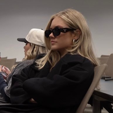 jaceyande's profile picture. 