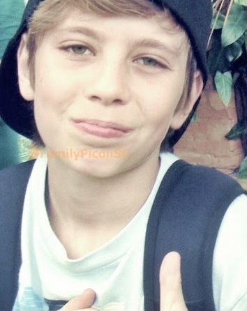 Aqui é seu lugar,follow-me e seja feliz
*-* não clike em unfollow é virus ú.ú 
since: 14/06/2011 Seguida pelo @Piconn *--*
Por: @MariiaGiuliia