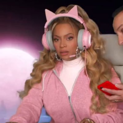 afroeccentrix's profile picture. vaguely around • girl in practice, not in theory • old and black • unironic beautiful princess disorder haver