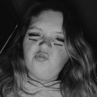 Twitch streamer and video clips. https://t.co/LxeX2BCdME
