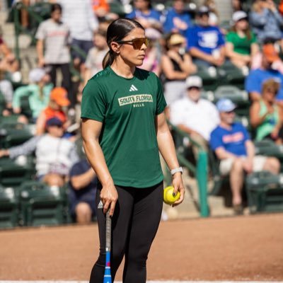 Boricua. Assistant SB Coach at USF. Capitana PUR Softball. 2X Medallista Panamericana. Medallista de Oro Centroamericana. SFC Hall of Famer. USF/Gator Grad.