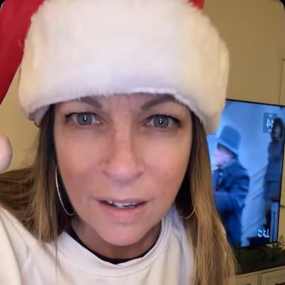 EvelynG462704's profile picture. Investment is the way!