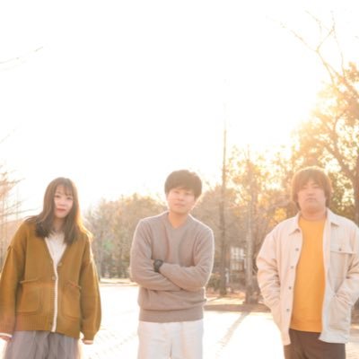 Amulet_Move_E03's profile picture. あなたを救う護身符バンド Vo/Gt.青木信人(@aokiclub) Ba/Cho.平柳パーフェクト龍也(@ryuy1210) Dr.Shiori(@shiori_dr7) 1st EP「沿革閃光」サブスク配信中/MV「光」YouTubeにて公開中👀次回のライブは12/7（日）GUNMA SUNBURST