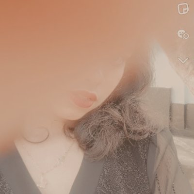 GomesJoly59968's profile picture. Seeing the heels above?? Well yeah regret it's longer than your oppa'$ di🤏k..