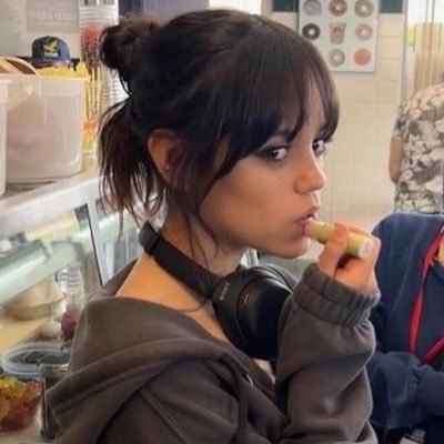 thotasscabello's profile picture. hasta luego hoes!