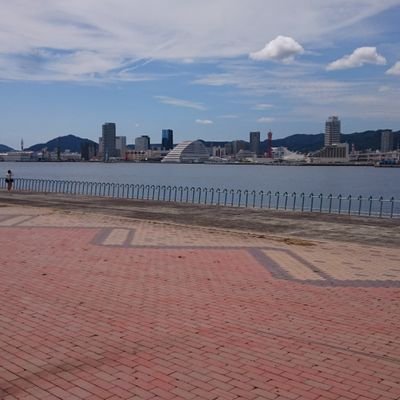 elteri345's profile picture. 裏赤ってことで！三十代。男です。メロン🍈好き。何でも呟いてく！！エロ系多いですが気にしないでください。