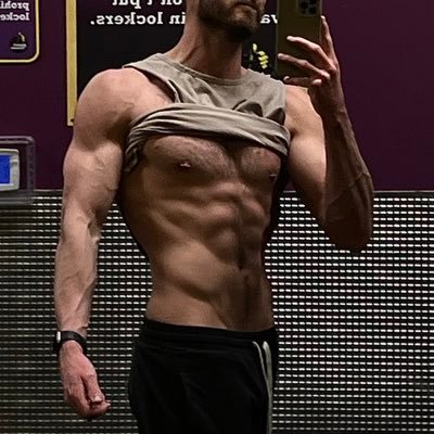 x_dood_x's profile picture. 34 | 6’5” | 180lbs. Gym. Work. Eat. Sleep. Repeat.