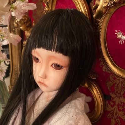 美少女人形を制作するひと。好き:アリプロ、妖精帝國、ゴシックロリィタ、アンティーク着物、ゴシックホラー。