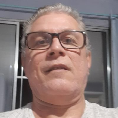 Sou da direita não tenho fã político nem adimiração por político mas se Bolsonaro apoiar Cleitinho pra presidente tem meu voto esse não tem medo do STF