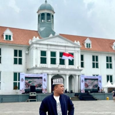 hdrsyw's profile picture. Butuh waktu bagi bulan sabit untuk berubah menjadi purnama.
Maka, Tuhan Ciptakan derita untuk
mewujudkan bahagia.