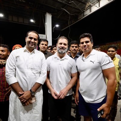 सारे जहां से अच्छा ये 🇮🇳हिन्दुस्ता🇮🇳 हमारा. जीतेगा INDIA 🇮🇳. बुलन्द होगा BHARAT 🇮🇳.