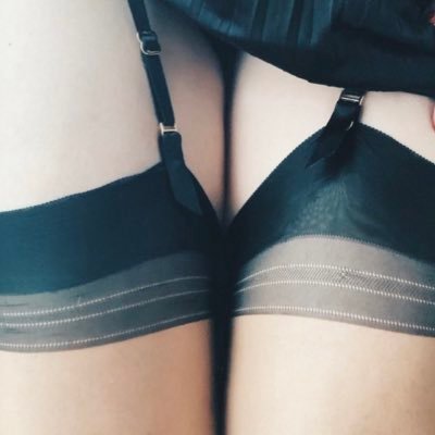 A lover of gorgeous minds and pretty things. Nylons, feminine aesthetics and seductive women make me weak.