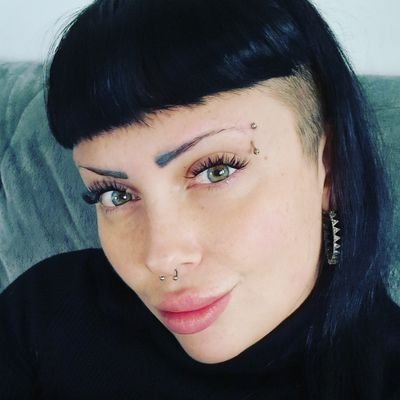 UK PAWG Pornstar 🇬🇧 Professional Dominatrix 🛐 Spicy Mattress actress 👙 Fan Fucker! 🥵 Gypsy Girl 🐎  yeah im on @pornhub 🤷‍♀️ click the link 👇Est.2013