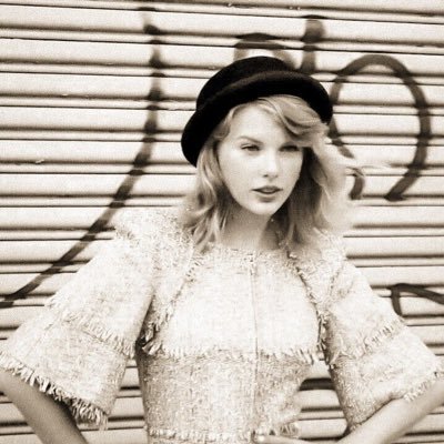 angeldataylor's profile picture. maior fã de reputation 🤓👆