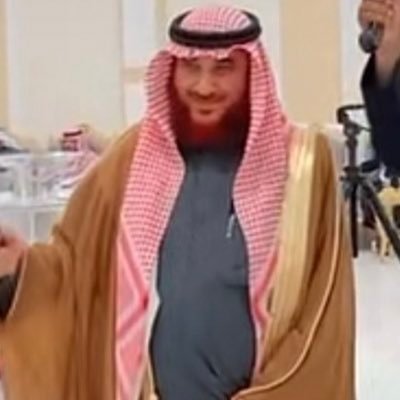 ‏‏معربين(ن) من عشيرة ولابــه /// بين القبائل يالزبون معروفين.... وأيضا لنا تقدير ولنا مهابه /// ليا قامت الدعوى من الله عزيزين....