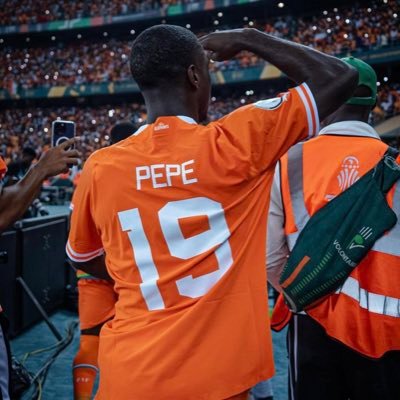 قادر .Med student #UFRSMA 👨🏾‍⚕️🩺Doctorat 1 . 23 Y 🇨🇮🇲🇱. #PADUR . fan Numéro 1 de Nicolas Pepe