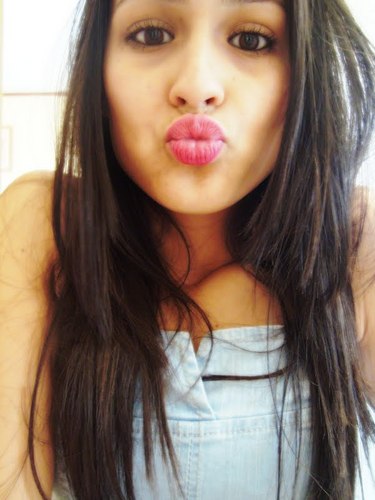 timida, carinhosa ee Bunita rs' Leonina 15 anos. *--*