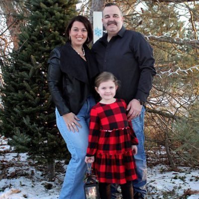 Father to Aubree; husband to Tara. Love to travel, Fan of UNB Reds Hockey, Ottawa Senators, Monster Truck, GNR, Alice In Chains
