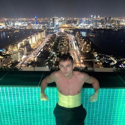 maxpacanovsky's profile picture. 0 to 1m per month in 15 months with OFM