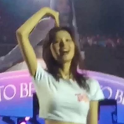 she/her — eu sendo a maior samo shipp stan vdd ♡ ( eu e as twice dia 6&7 )