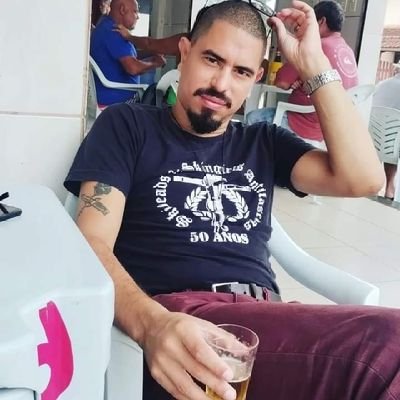 meus 4 traços de personalidade são umbanda, anarquismo, skinhead e corinthians