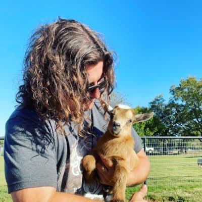 Sports Content Creator. Mavs Chronicle Film Sessions. Founder of Ronald and Friends Animal Sanctuary. Not politically-correct, unapologetically honest.