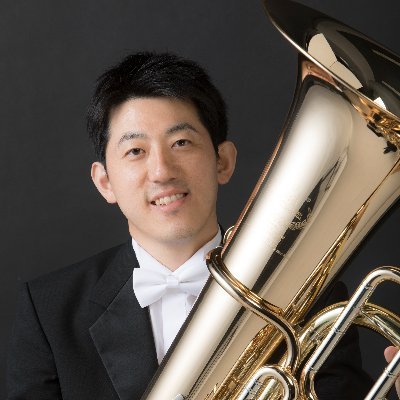 ryoichitamaki's profile picture. 札幌交響楽団テューバ奏者。ソロアルバムCD「ランドスケープ」（レコード芸術誌準特選盤）好評発売中！芝生、釣り、日本酒、ウィスキー、ジン、サウナ、腕時計にハマっています。いろいろ感じたことを北の大地からつぶやきます。