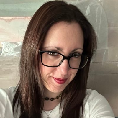 📚Author of Two Worlds and The Middle of Nowhere 📚Winner of the 2021 QBD Books Staff Writing Competition 📚Mansfield Readers & Writers ‘Soul’ anthology