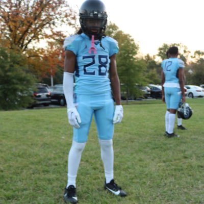 wr | C/O28’ | 5’9 155lbs | @?