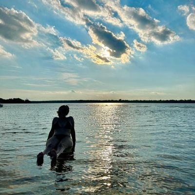 estefyaguirre12's profile picture. 