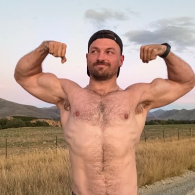 Country boy with 9 inches of girth 😳🍆🌾🚜 https://t.co/BwvcrPMnSH Need a PT Certified workout plan? Follow me here ➡️ @maximalprfrmnc 💪🏽