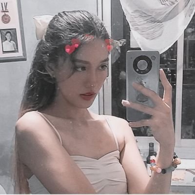 neysquirrel's profile picture. barely breathing...