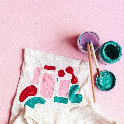 DiyFotini's profile picture. Αγαπώ τα arts & crafts που τα λένε και στο χωριό μου, αν δε το καταλάβατε...